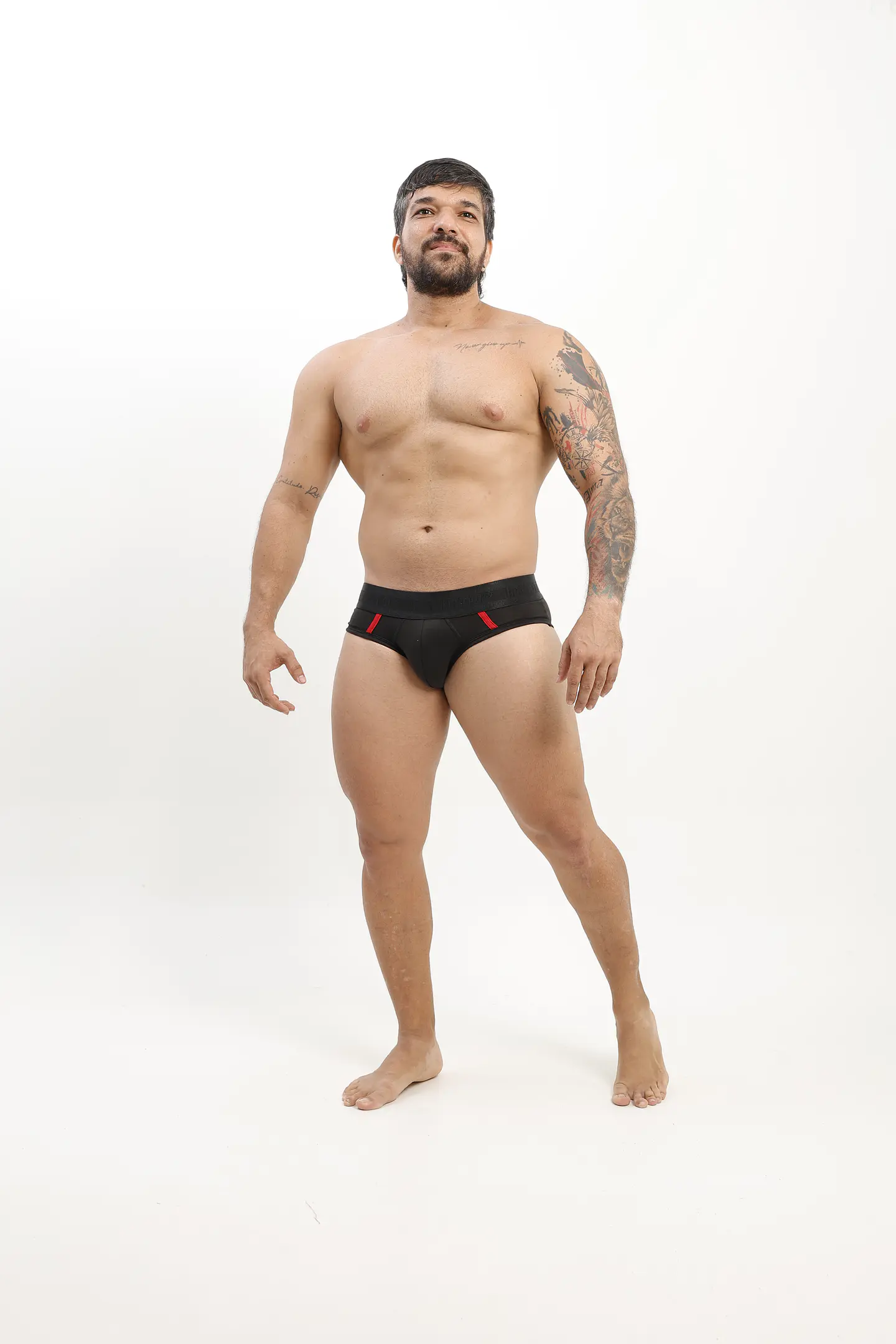 Brief Invicto Negro con Rojo Deportivo 4