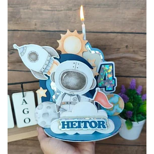 Arquivo de Corte Topo de Bolo Cenário Astronauta Vela | Studio