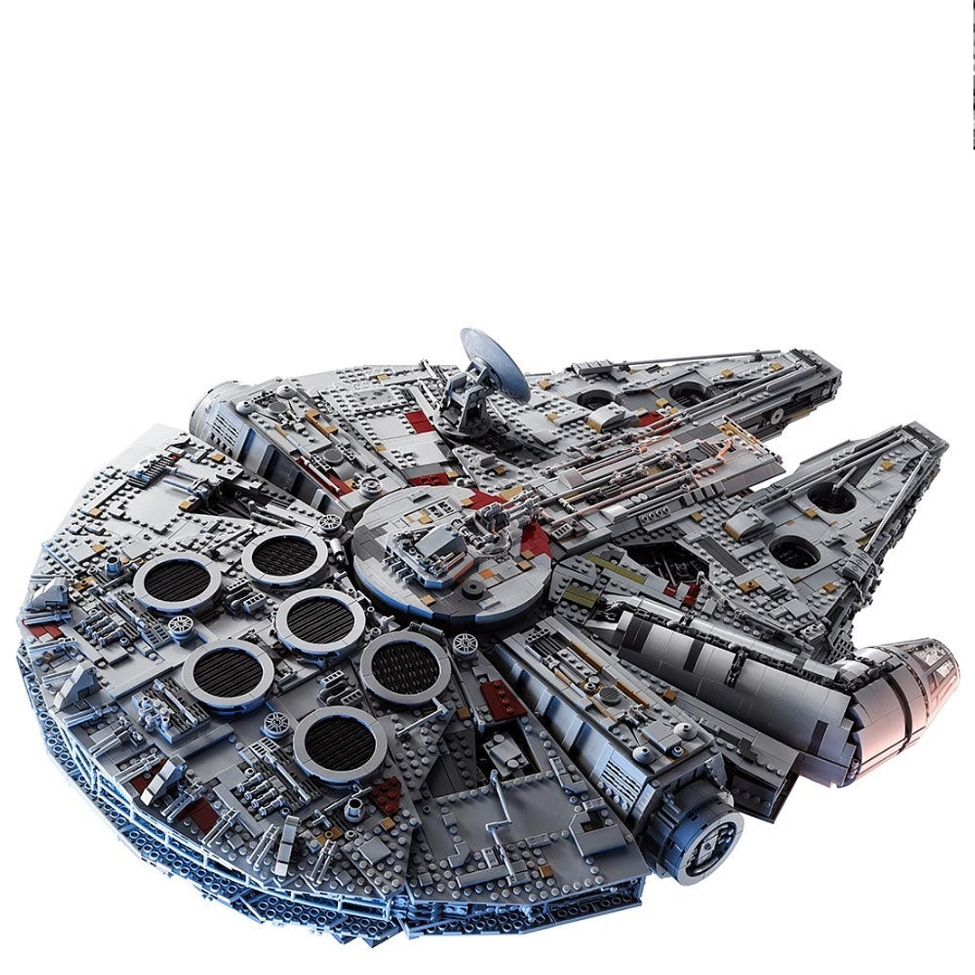 Millenium Falcon – 7541 piezas 2