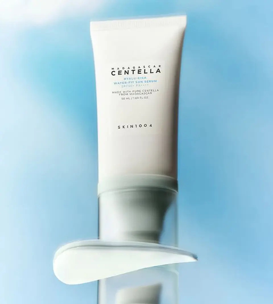 PRÓXIMAMENTE Madagascar Centella Hyalu-Cica Water-fit Sun Serum SPF 50+ y PA++++ - 50ml (SKIN1004) Protector solar ligero pieles sensibles  3