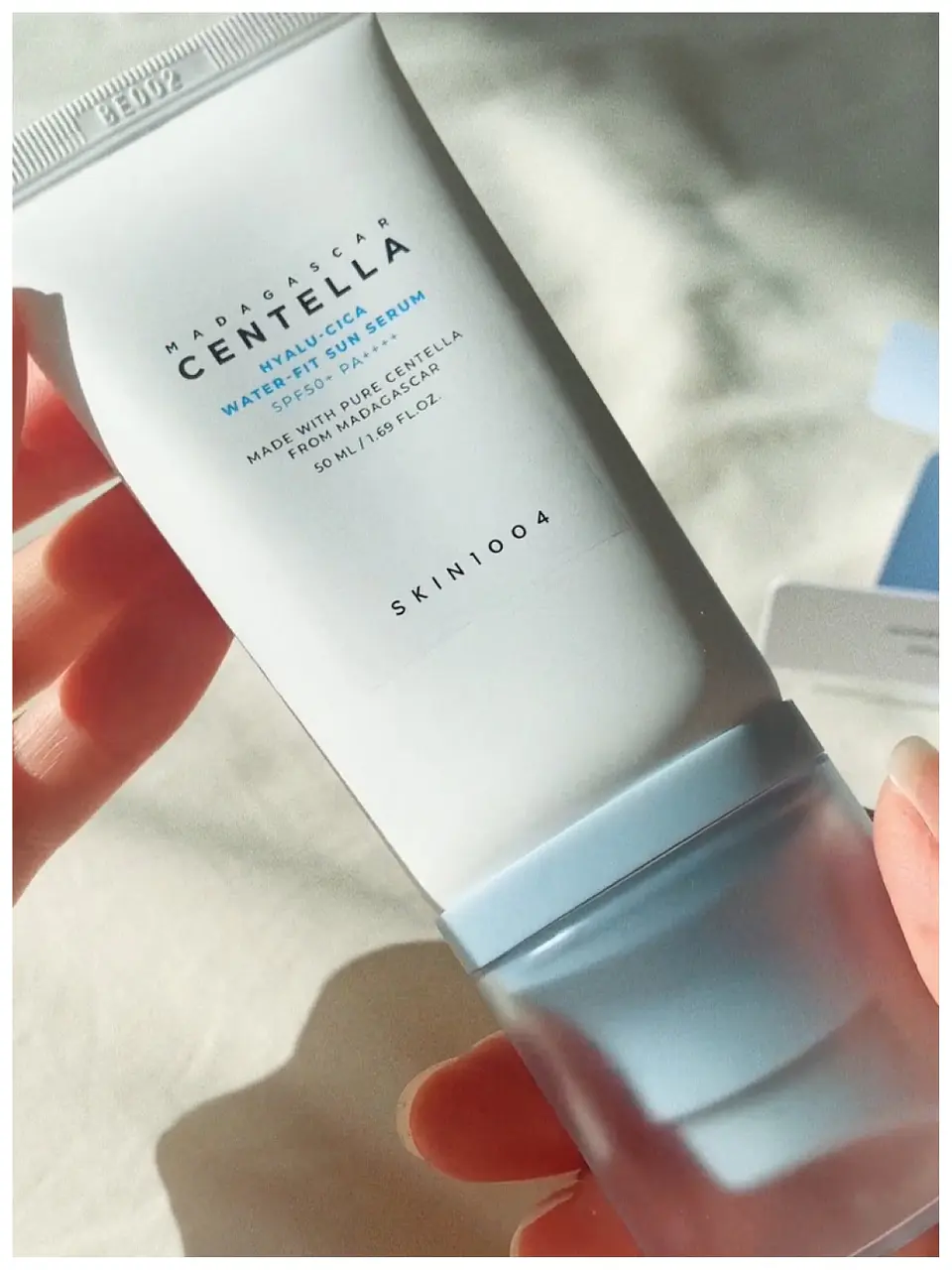 PRÓXIMAMENTE Madagascar Centella Hyalu-Cica Water-fit Sun Serum SPF 50+ y PA++++ - 50ml (SKIN1004) Protector solar ligero pieles sensibles  8