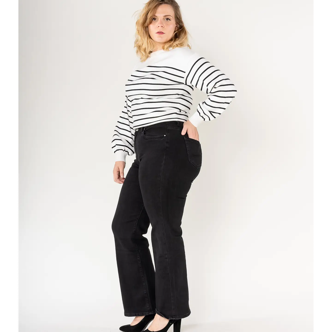 Plus Size Wide Flared Jeans Black 2