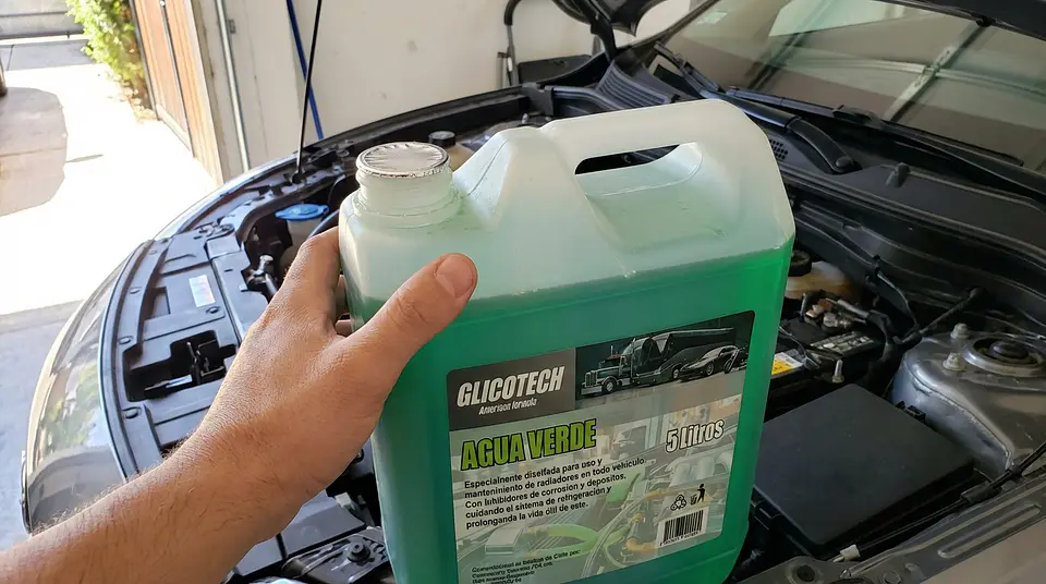 Agua Verde para Radiador 5 Litros 2
