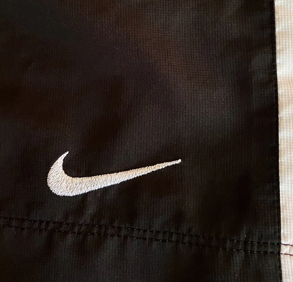 Short Niño NIKE Dri-FIT Talla M 7
