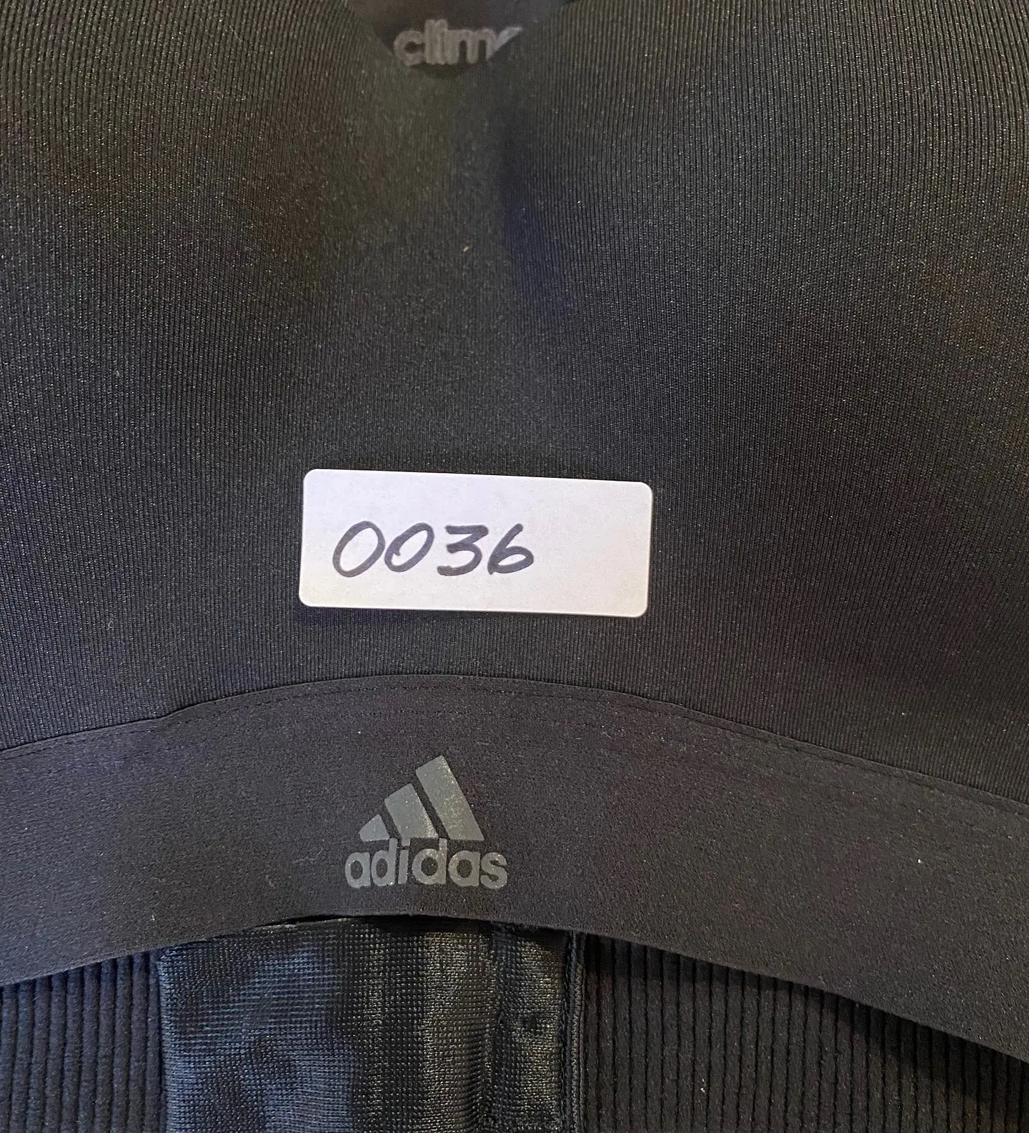 Peto Deportivo Adidas Climachill / Climacool – Alto Soporte Negro - Talla 36C  15