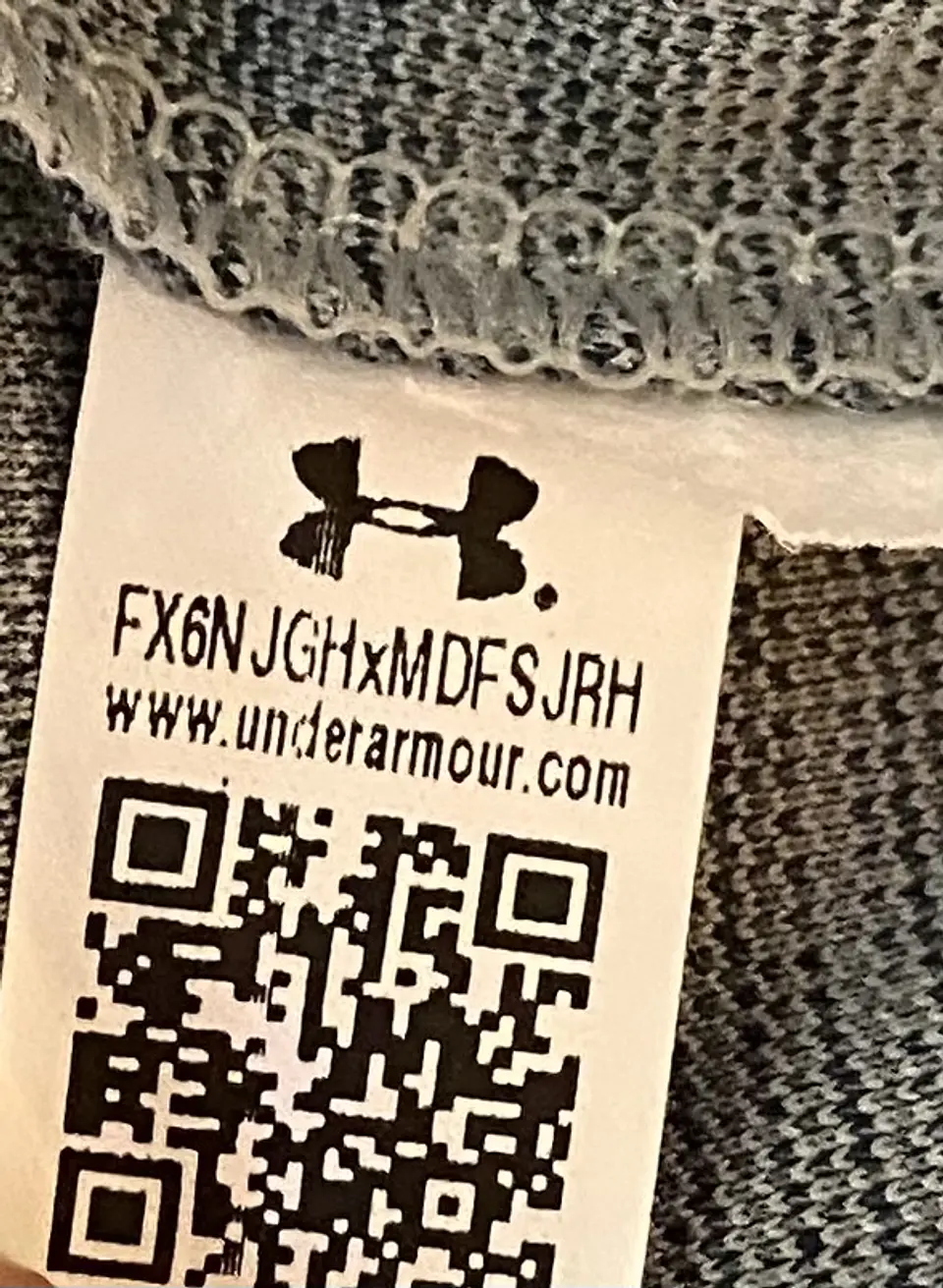 Polerón Deportivo Ligero Under Armour – Talla M / L (Suelto) 9