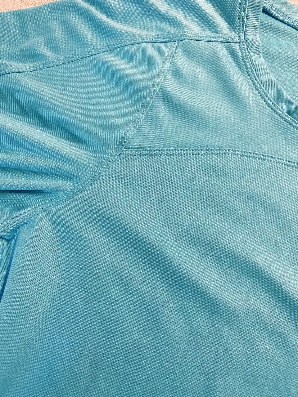 Polera Deportiva Manga Larga Club Attivo – Talla M 8