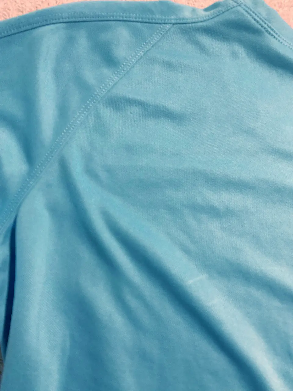 Polera Deportiva Manga Larga Club Attivo – Talla M 9