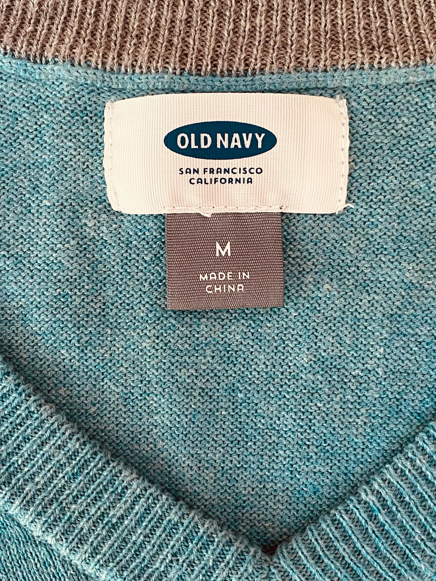 Chaleco Sweater cuello en V Old Navy – Talla M 6