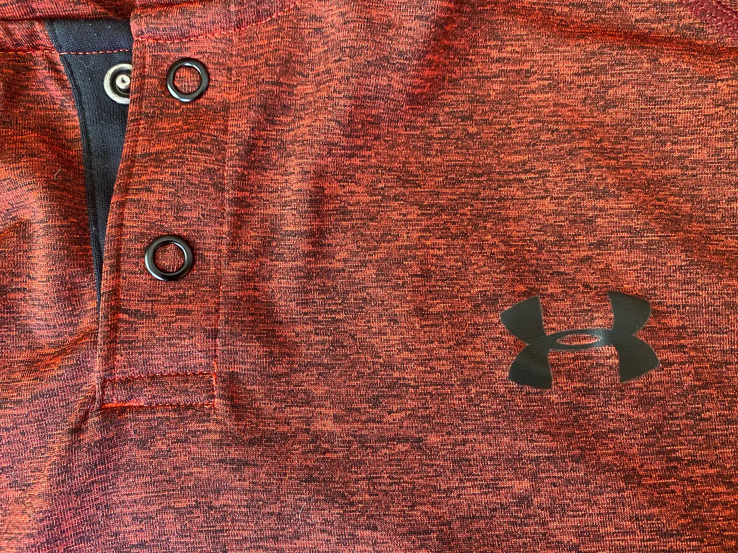 Polera Deportiva Under Armour HeatGear Manga Larga– Talla XL 9