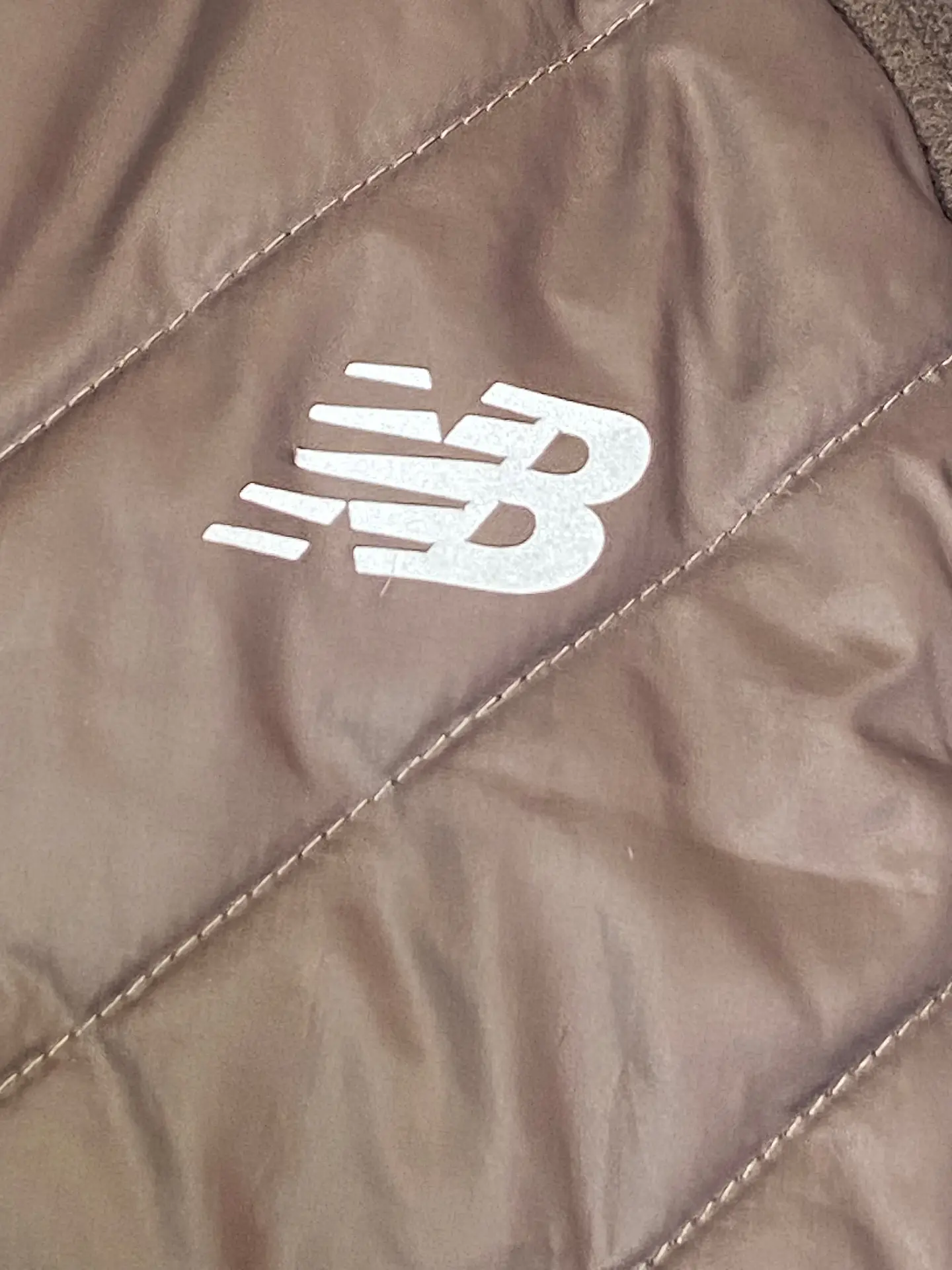 Chaqueta Híbrida New Balance – Talla S (Women's) 6
