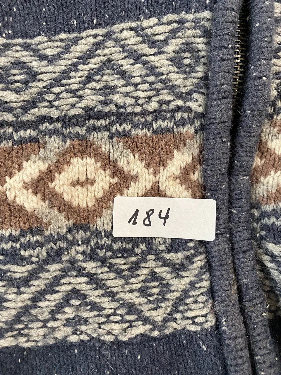 Polerón de Lana Colloky con Cierre y Gorro – Talla 12, pero se ajusta más a 6/8 15