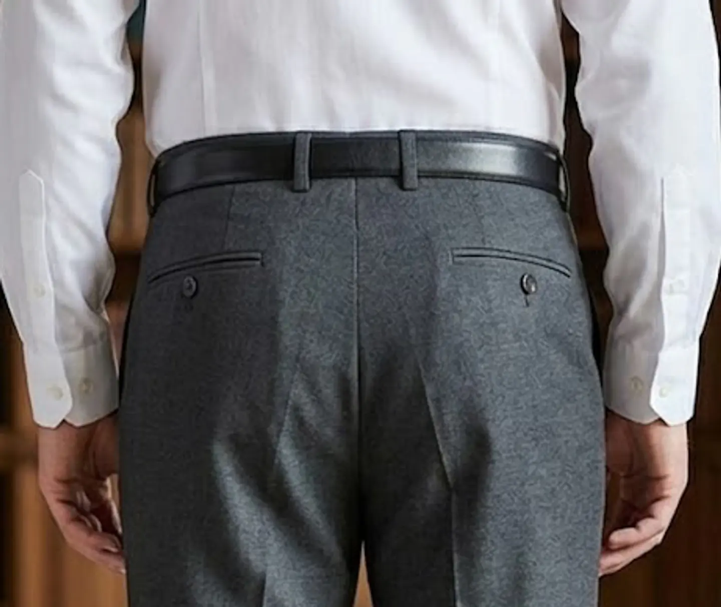Pantalón de Vestir Hombre Gris Oscuro de Calce Clásico con Pliegues Talla XXL 5
