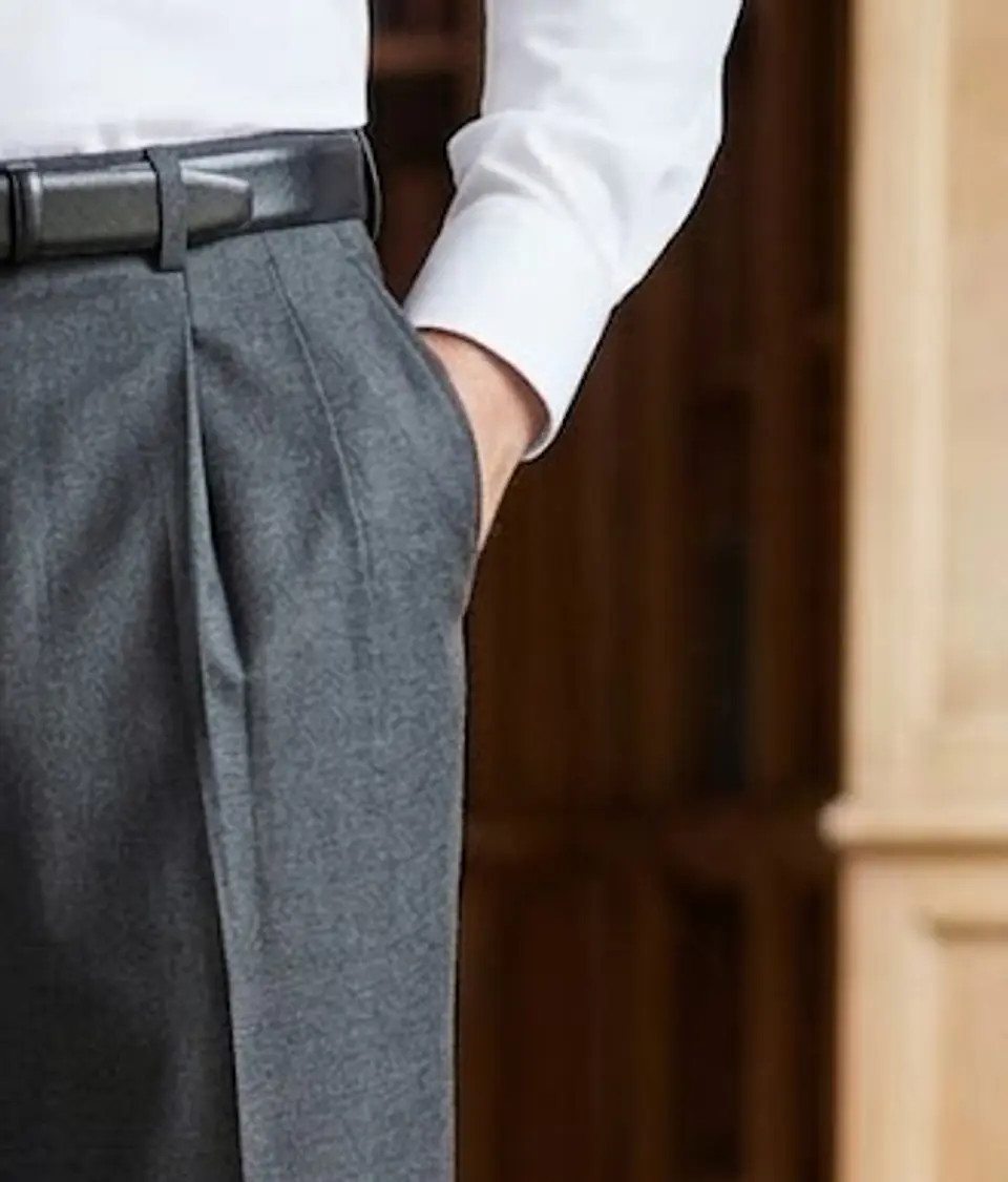 Pantalón de Vestir Hombre Gris Oscuro de Calce Clásico con Pliegues Talla XXL 6