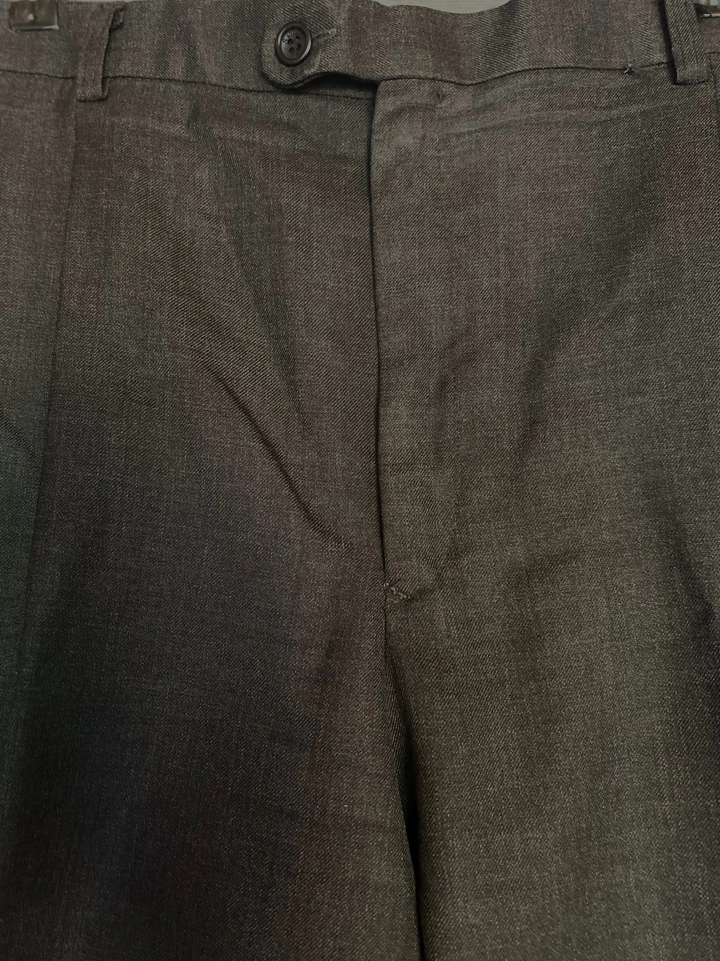 Pantalón de Vestir Hombre Gris Oscuro de Calce Clásico con Pliegues Talla XXL 8