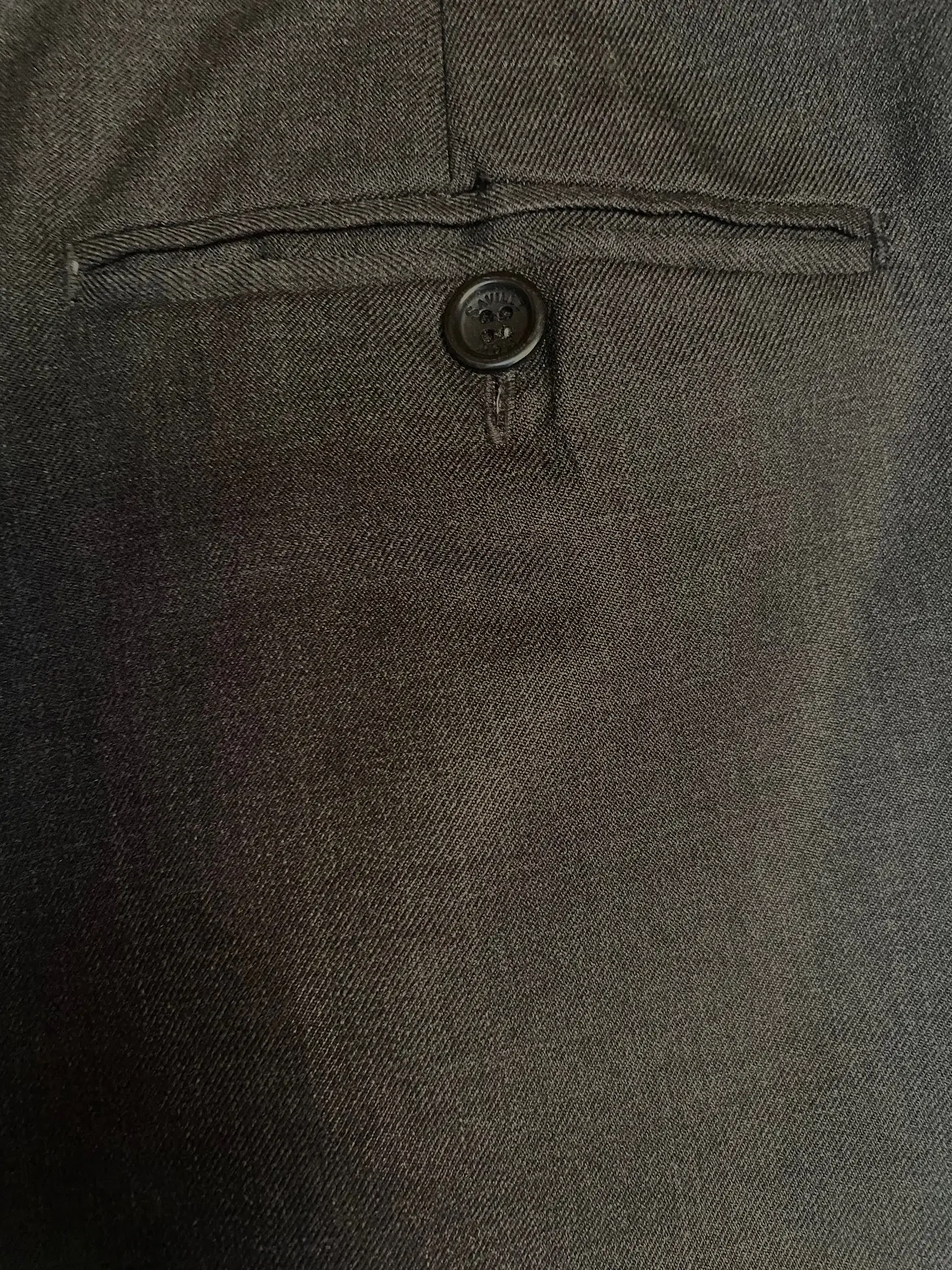 Pantalón de Vestir Hombre Gris Oscuro de Calce Clásico con Pliegues Talla XXL 11