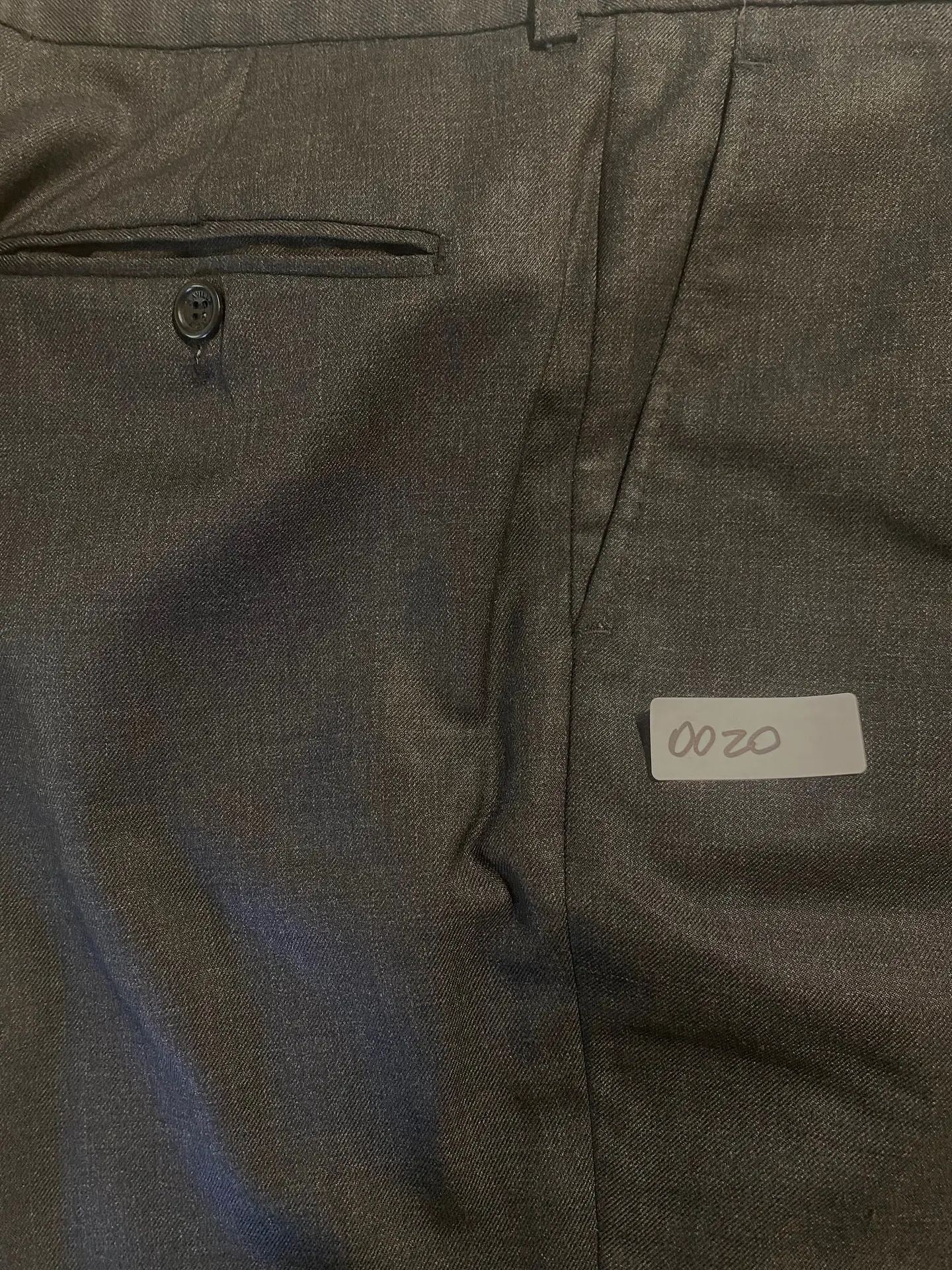 Pantalón de Vestir Hombre Gris Oscuro de Calce Clásico con Pliegues Talla XXL 13