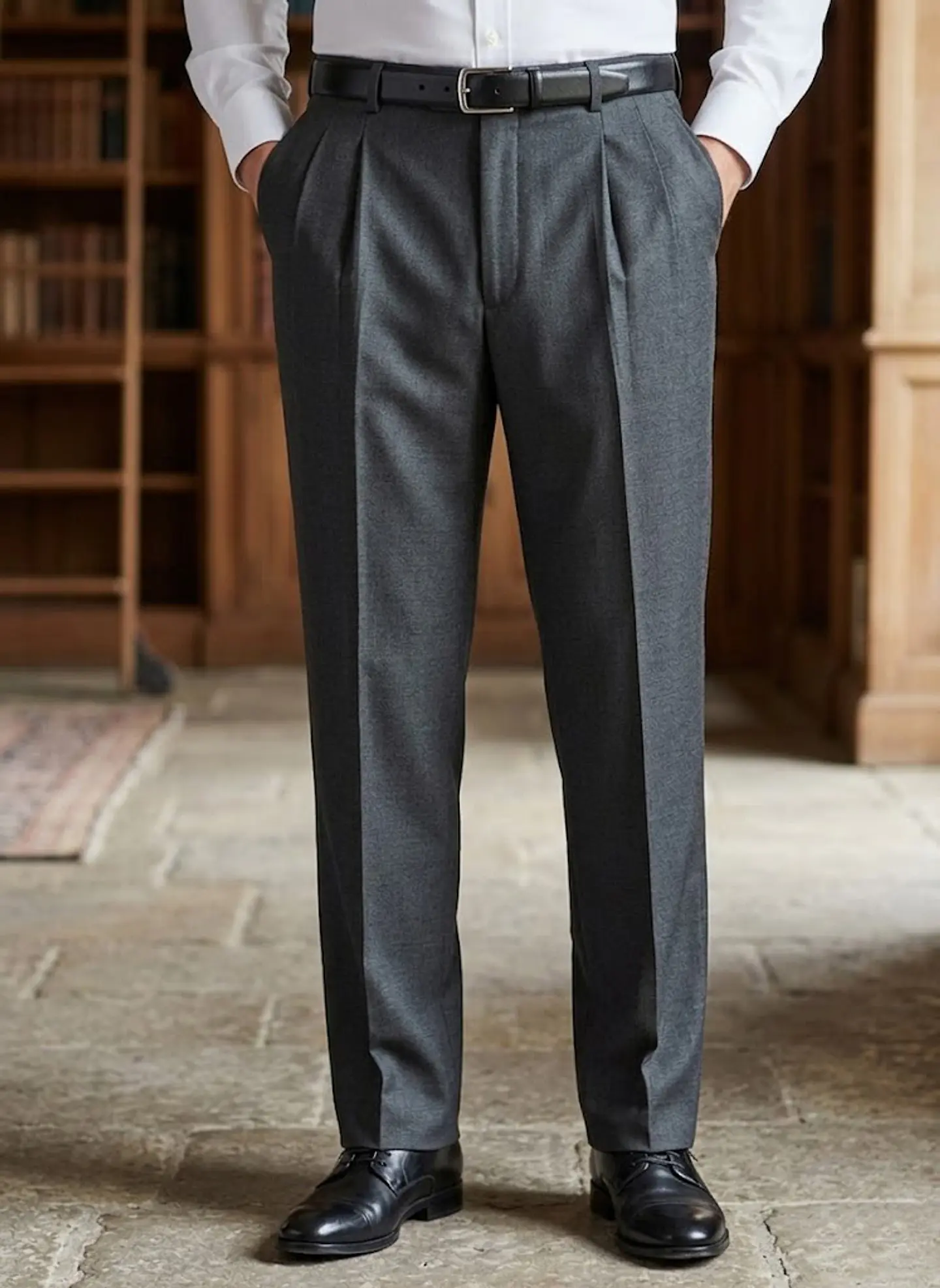 Pantalón de Vestir Hombre Gris Oscuro de Calce Clásico con Pliegues Talla XXL 3