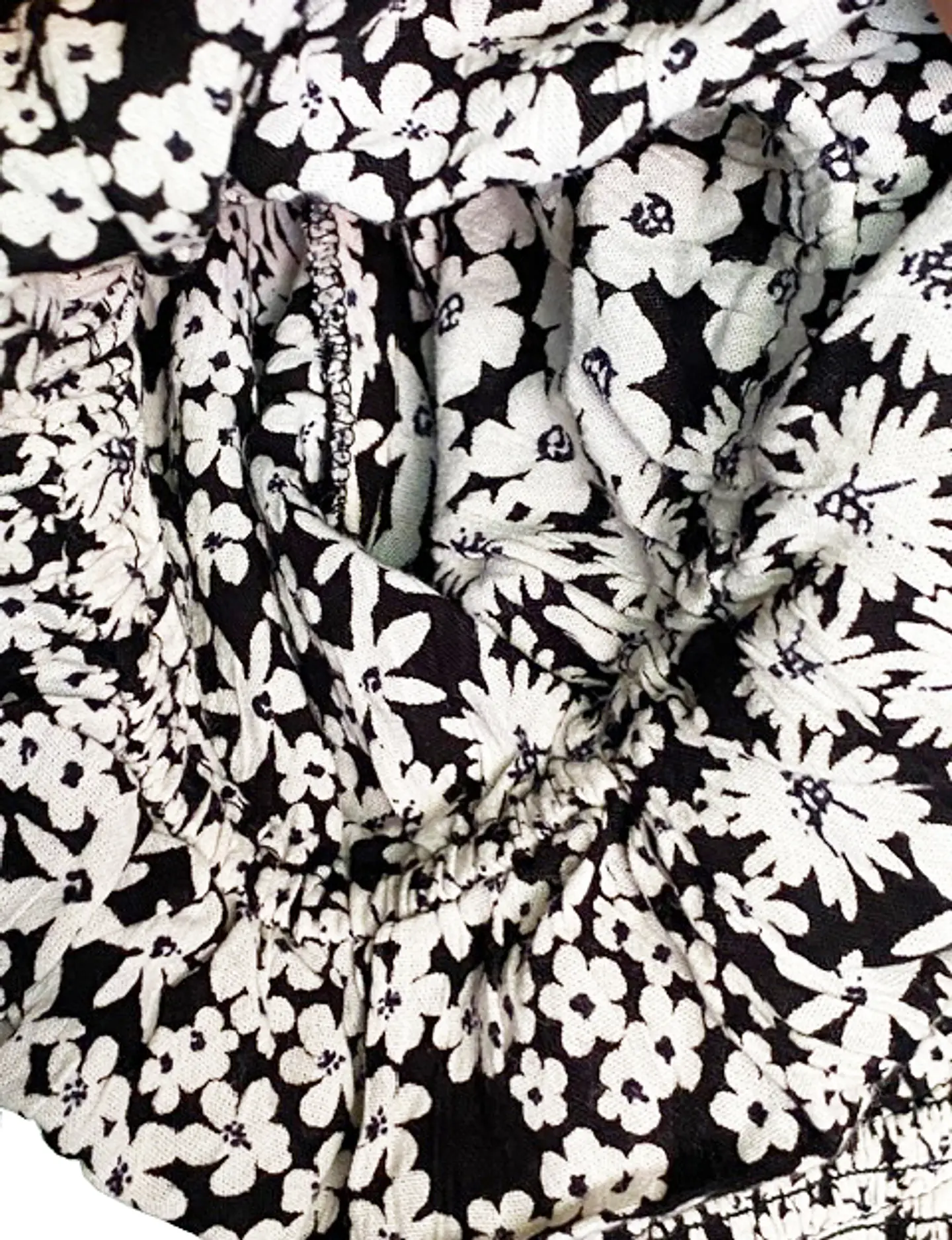 Vestido Corto Casual Floral Blanco y Negro Angie, Talla S 11