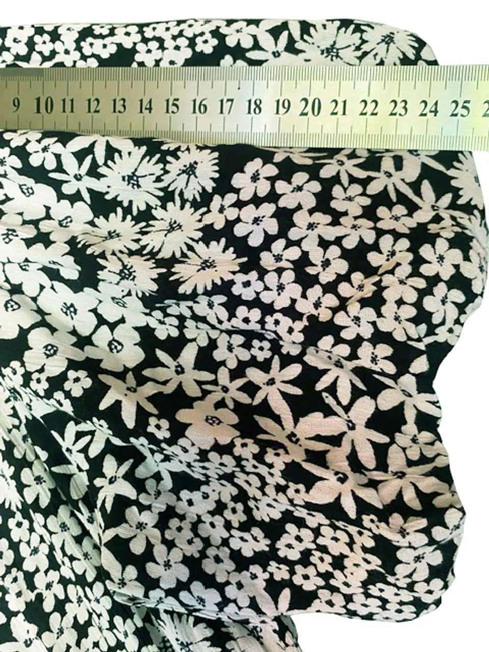 Vestido Corto Casual Floral Blanco y Negro Angie, Talla S 14