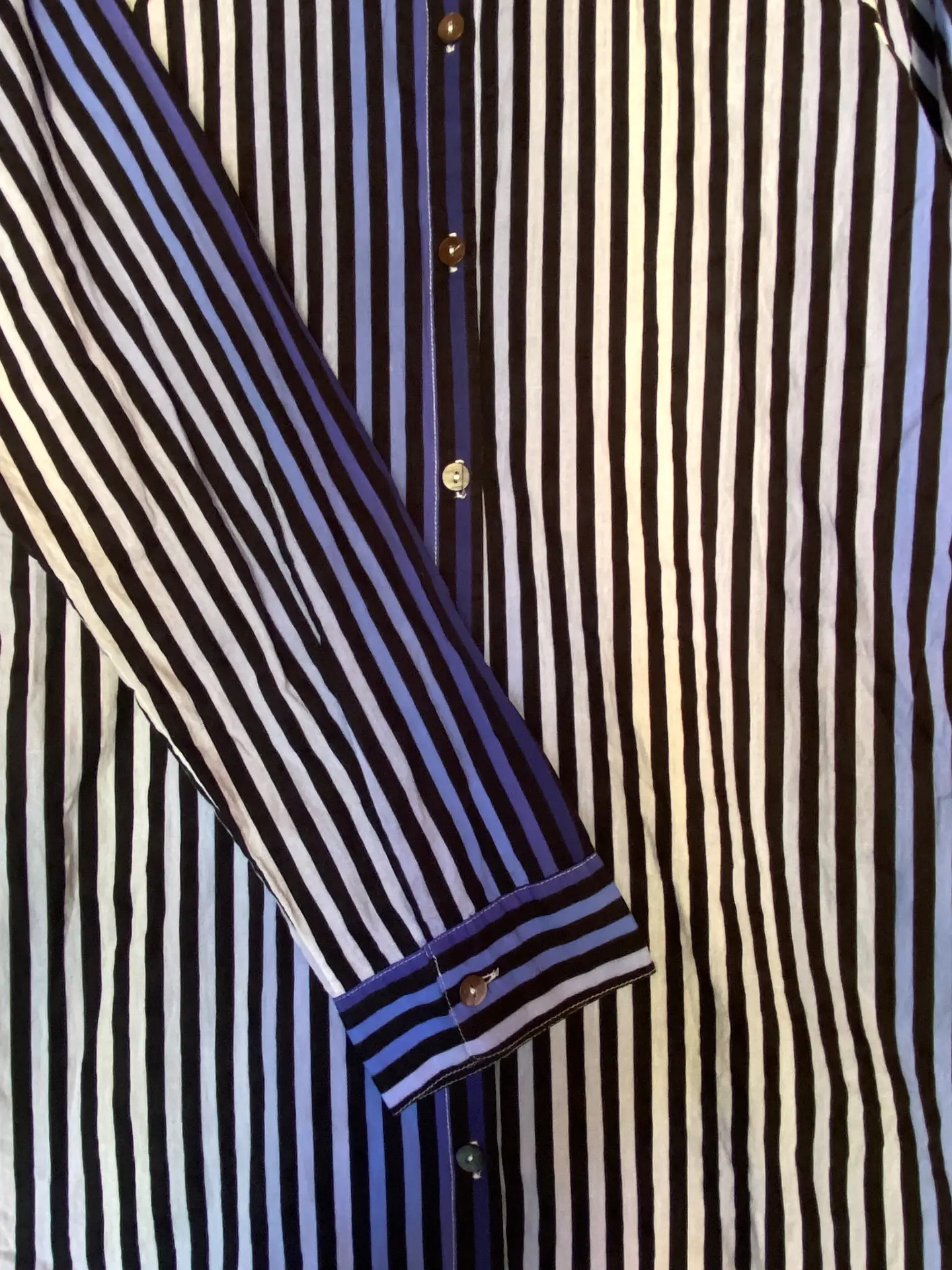 Camisa Larga de Rayas Azul y Negro Tommy Bahama, Talla M 7