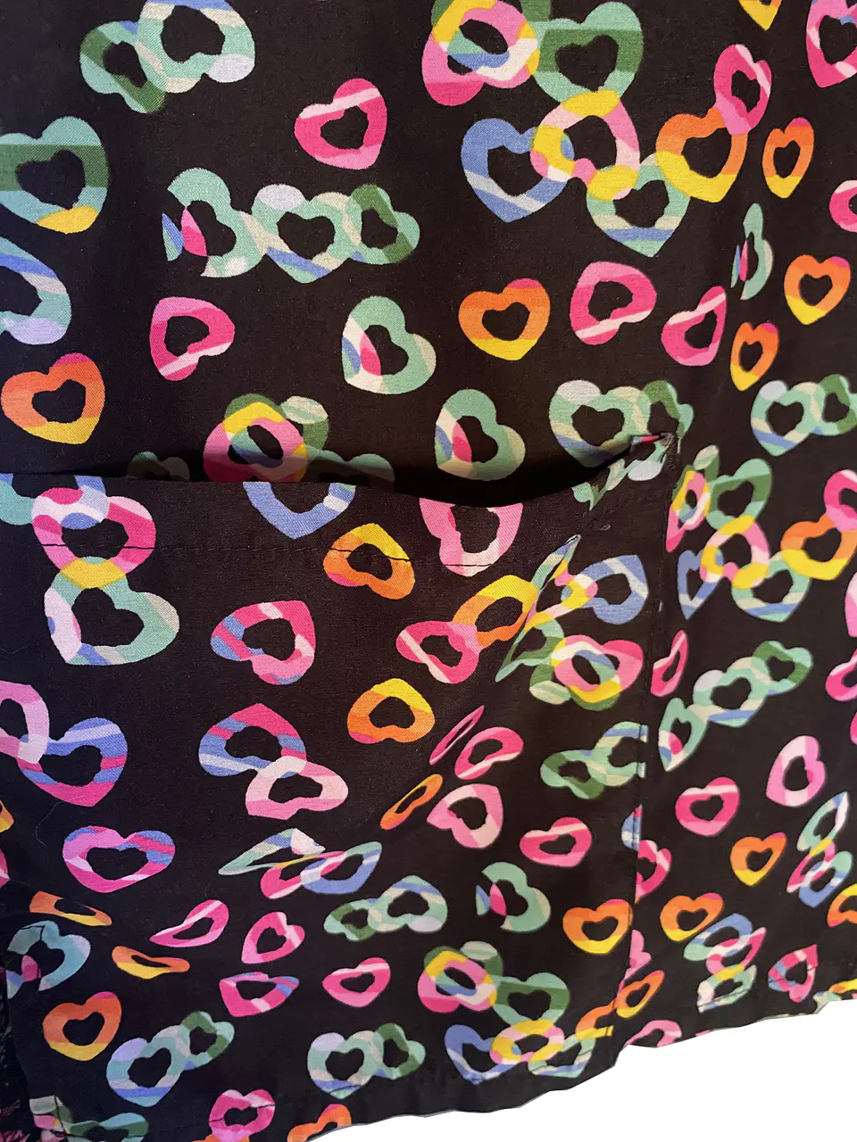 Filipina / Polera Médica Negra de Corazones Cassandra O, Talla S 9