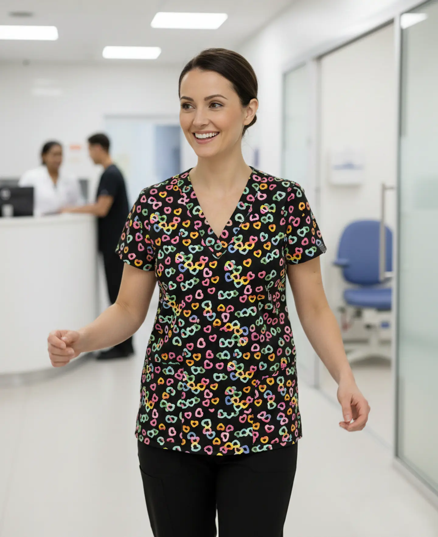 Filipina / Polera Médica Negra de Corazones Cassandra O, Talla S 3