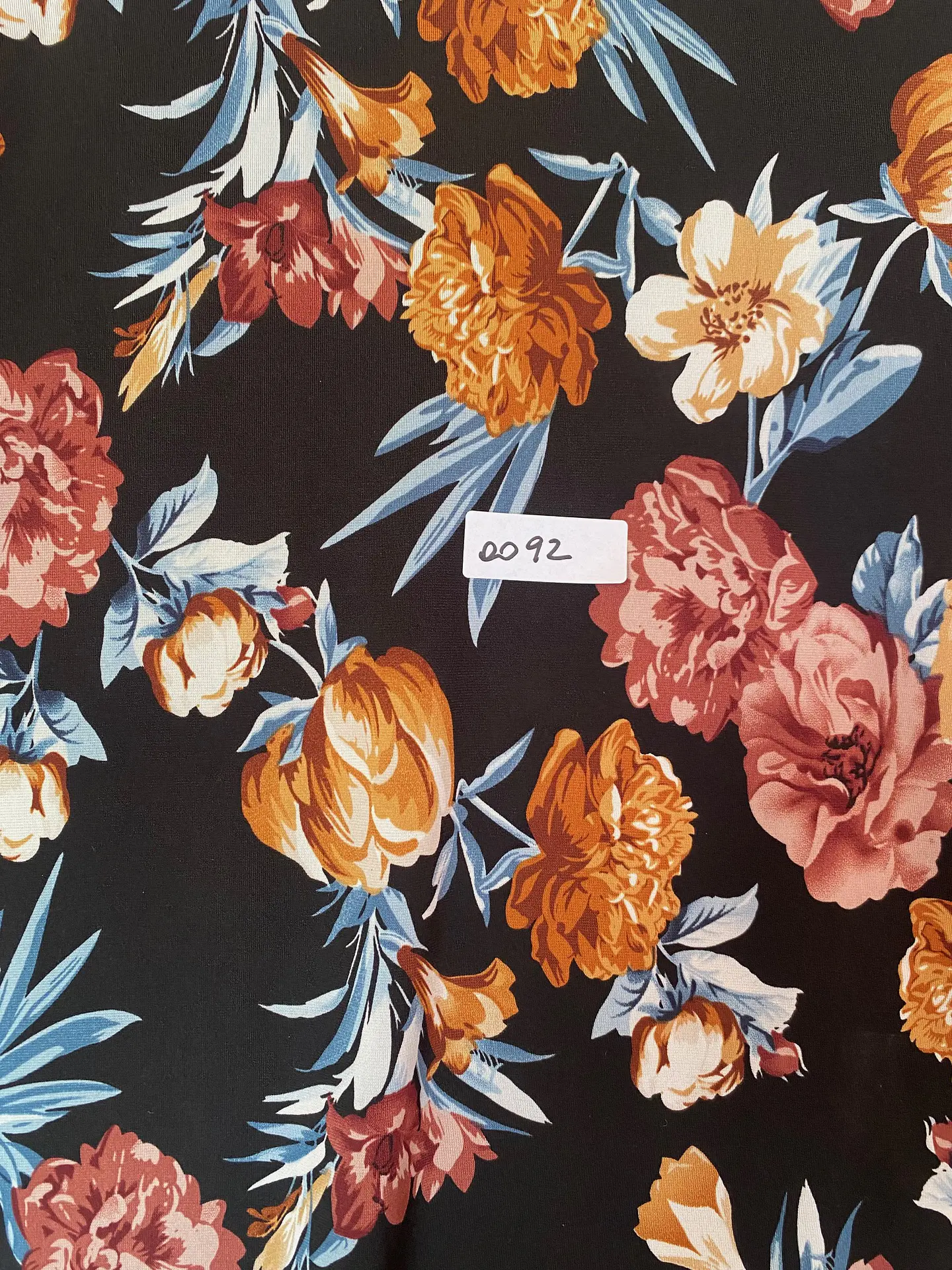 Blusa Negra de Flores con Botones Dorados, Talla M 11