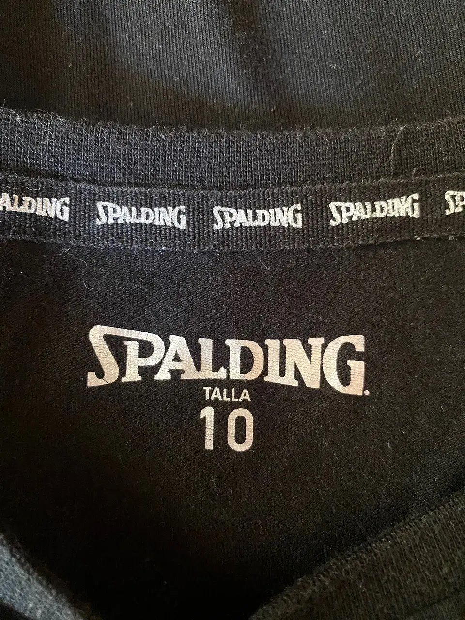 Polera Negra de Niño Spalding, Talla 10 7