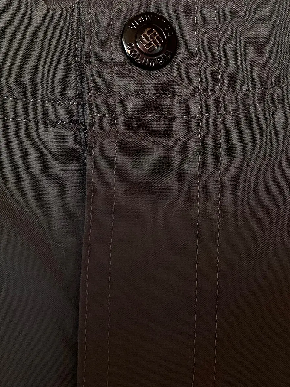 Short Columbia Outdoor Gris Oscuro Omni-Shield, Talla 8 (40) 8