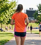 Polera Deportiva Under Armour Run Naranja, Talla S - Miniatura 4