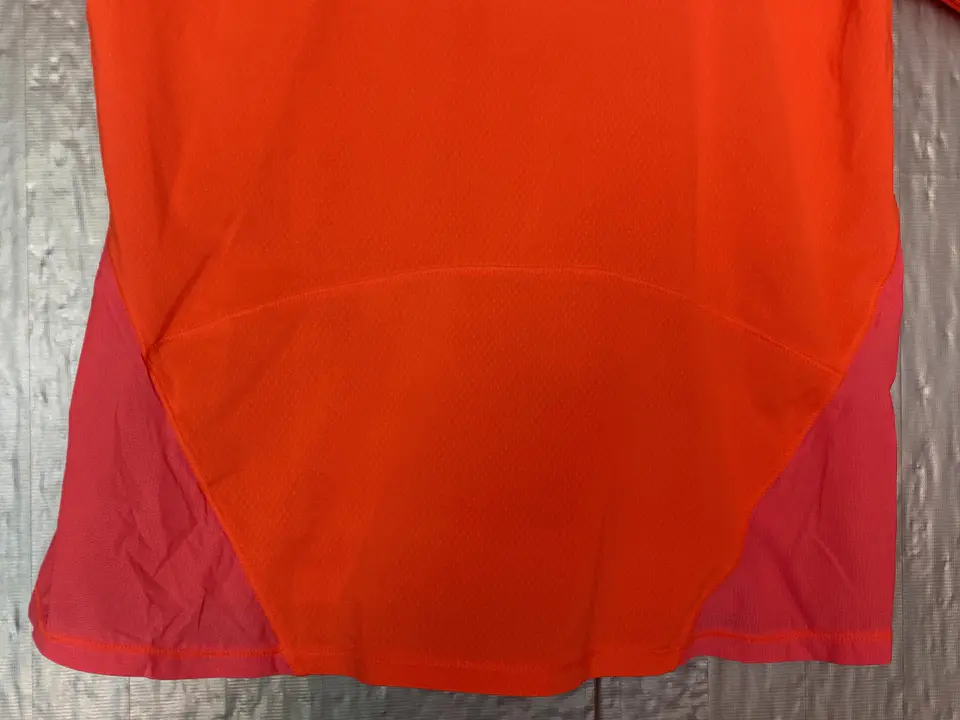 Polera Deportiva Under Armour Run Naranja, Talla S 8