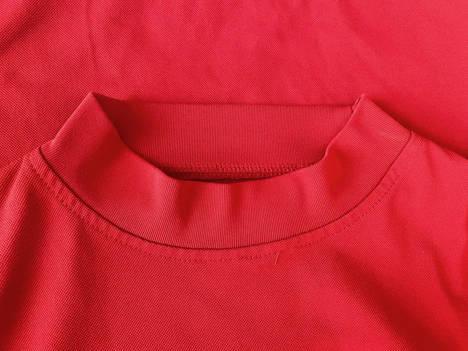 Polera Deportiva Roja Cuello Alto FootJoy - Talla M 11