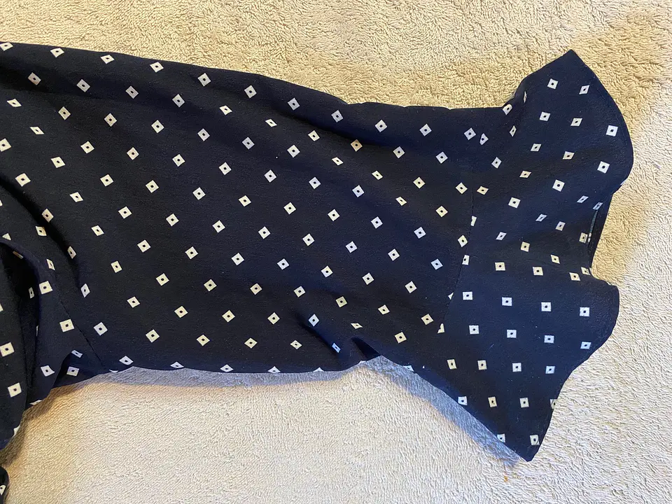 Blusa Estampada Azul Cacharel cuello bote- Talla S 9