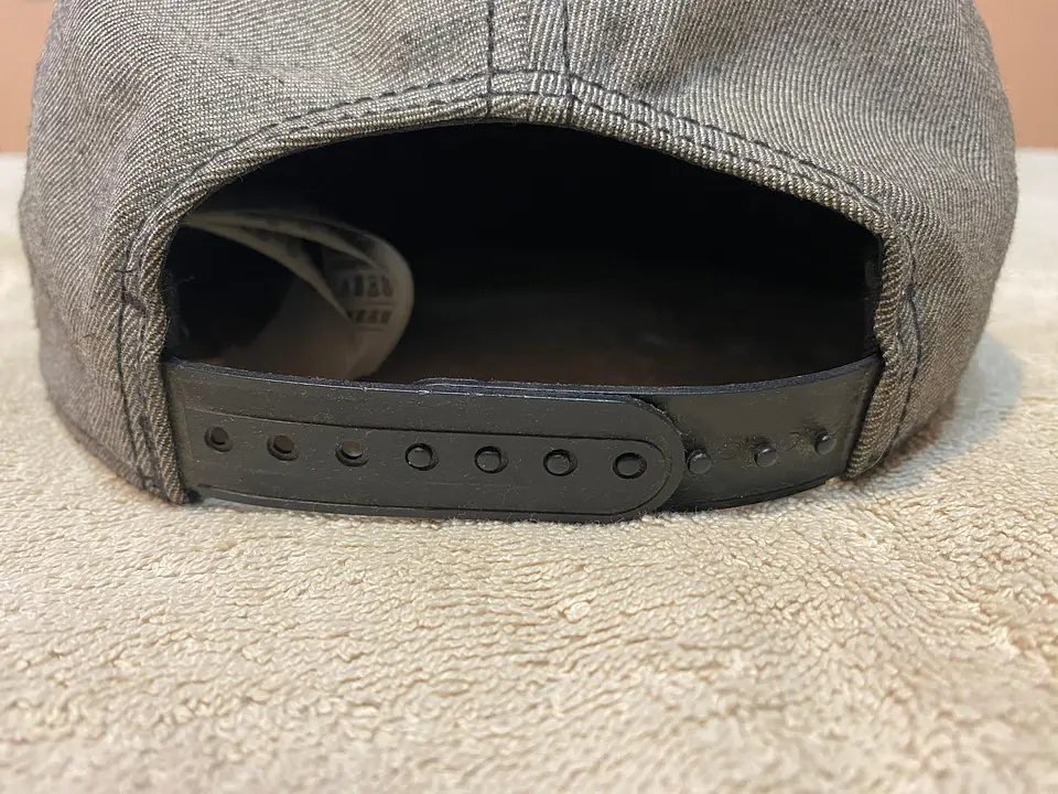 Gorra Jockey Adidas Gris Ajustable - Estilo Urbano Talla Única 5