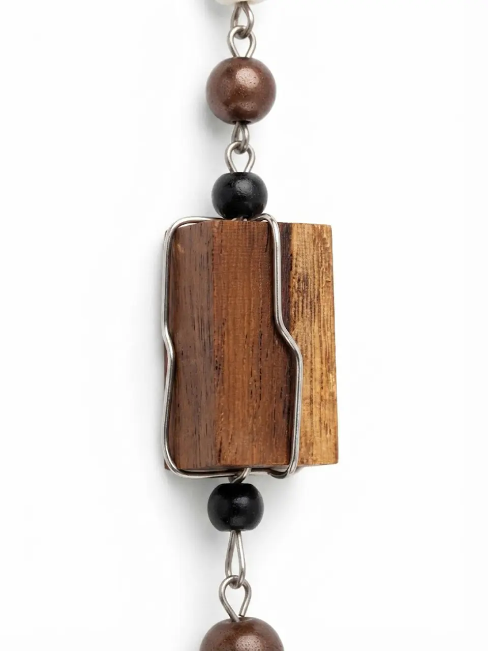 Collar Exclusivo - Combinación Madera, Nácar y Cuero Sintético 5