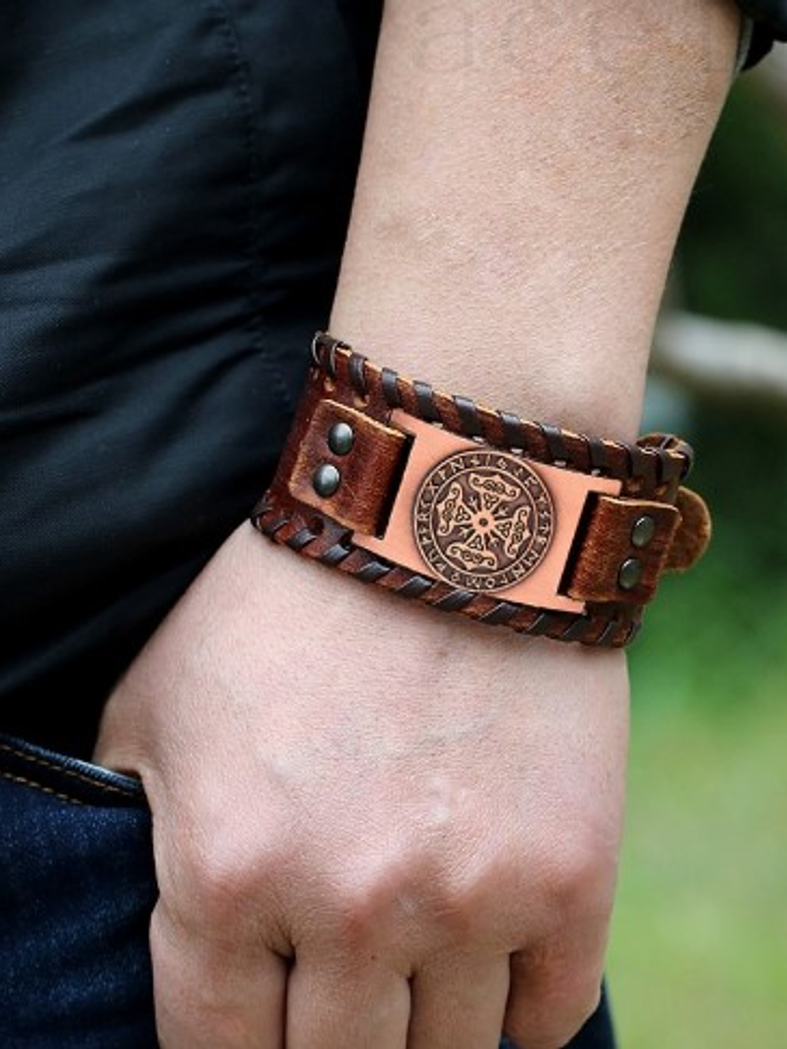 Brazalete Cruz Celta con Runas 3