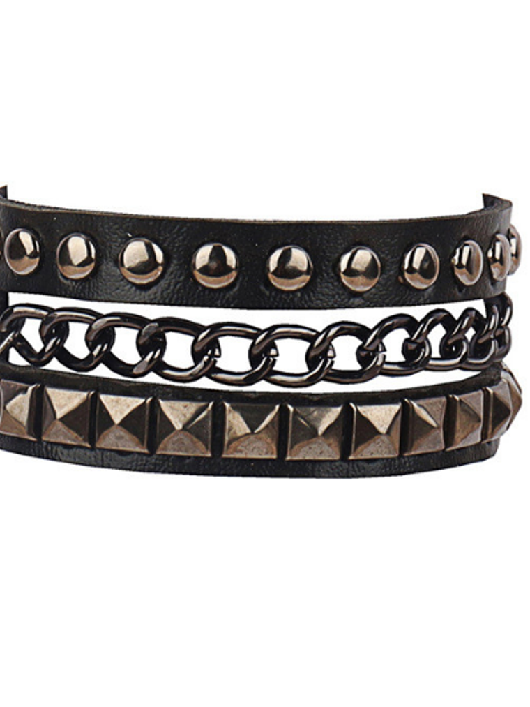 Brazalete ecocuero cadena y tachas 1