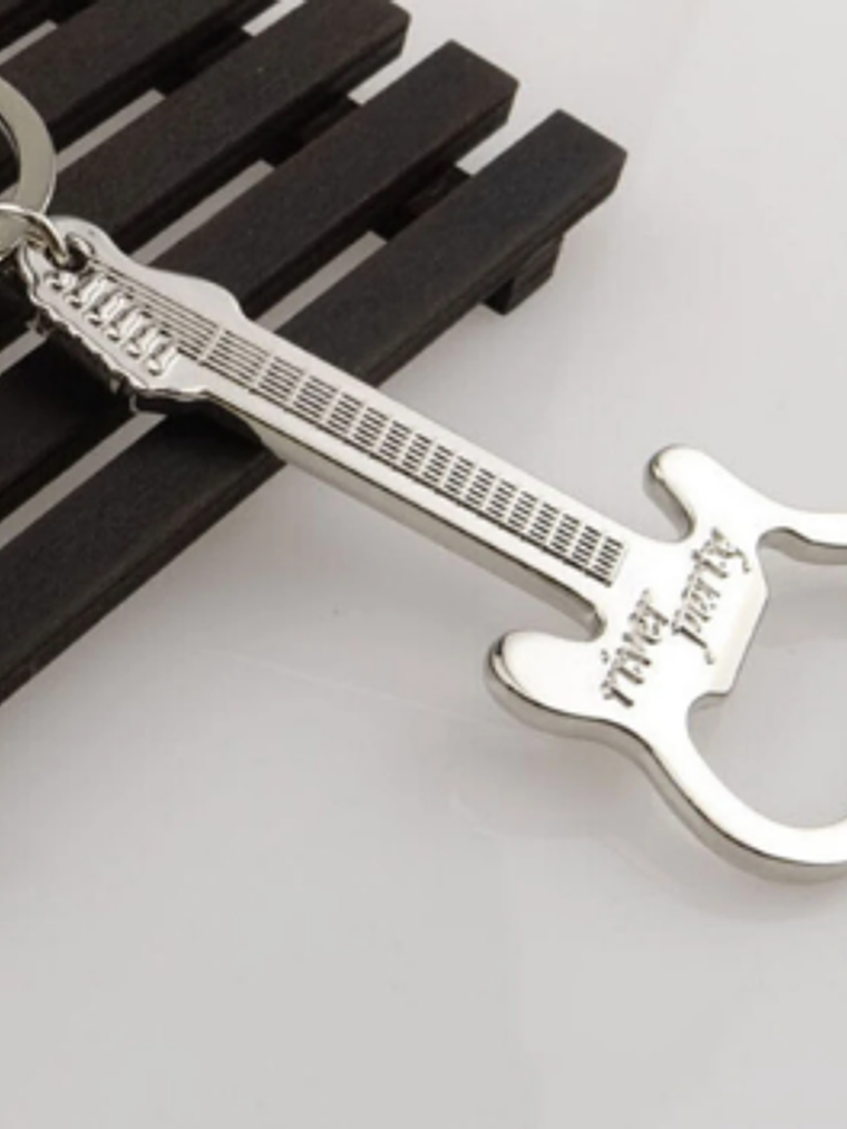 Destapador y llavero Guitarra 1