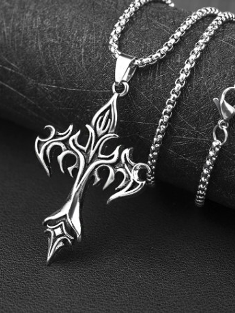 Collar con Colgante Cruz y Flamas 2