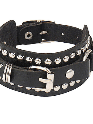 Brazalete ecocuero tachas y hebilla