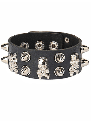 Brazalete ecocuero cuatro calaveras y spikes