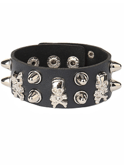 Brazalete ecocuero cuatro calaveras y spikes