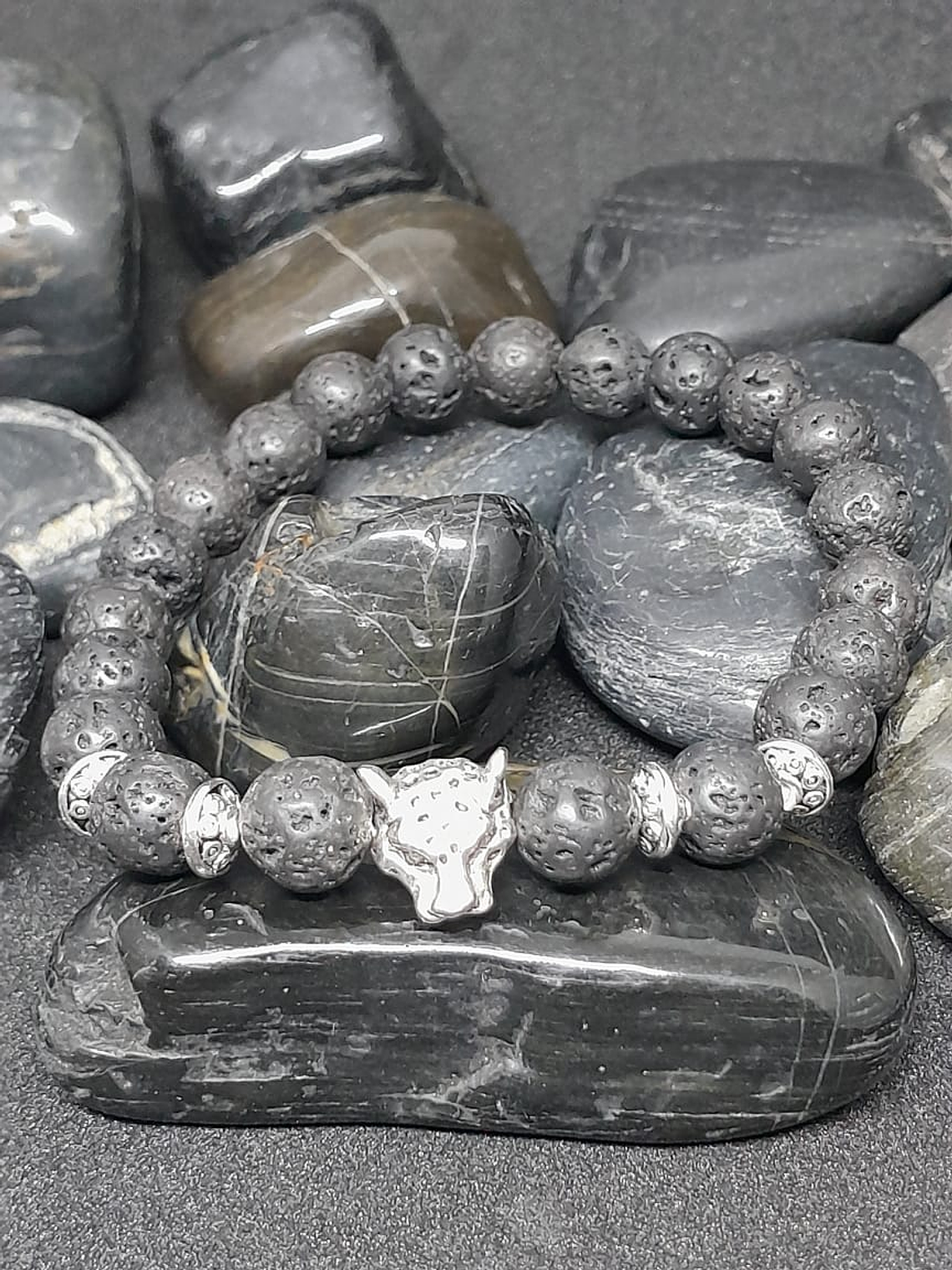 Pulsera piedra volcánica dije jaguar 1