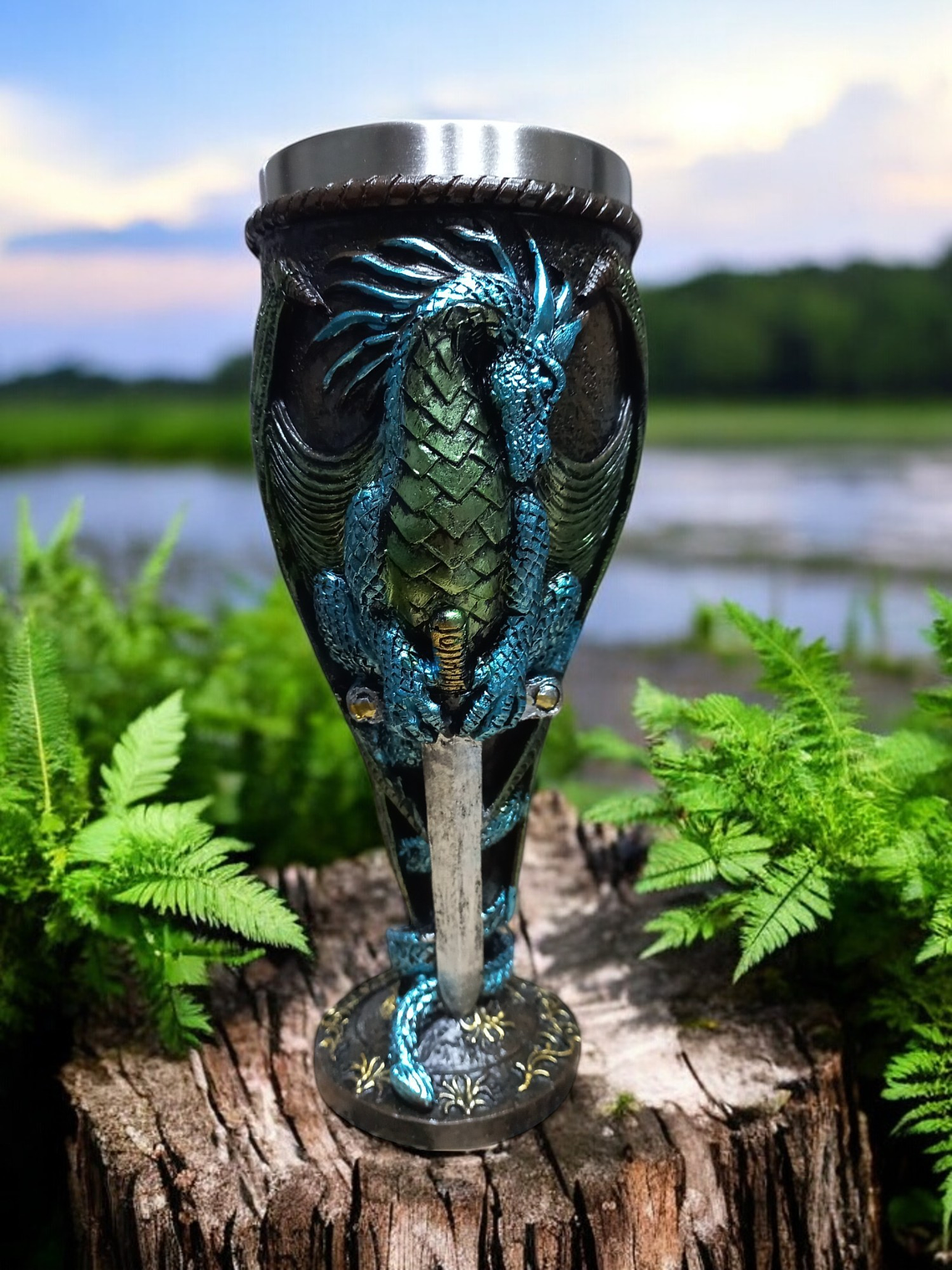 Copa Dragón sobre espada full color- Cáliz 19 cm  1