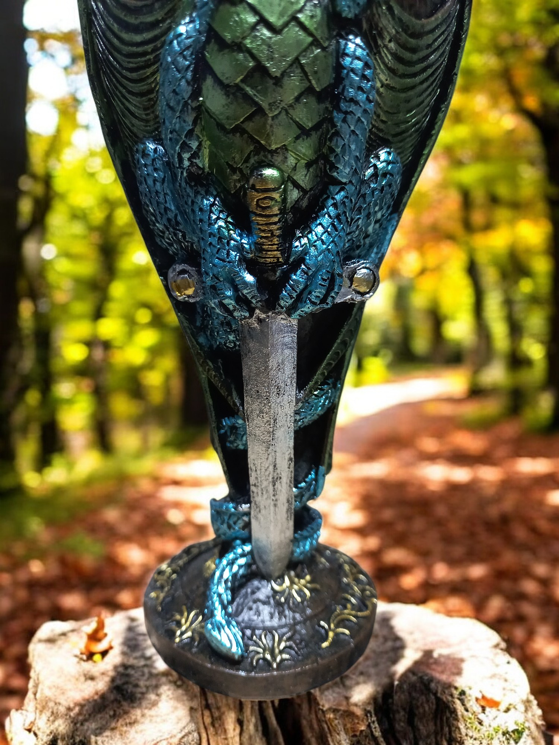 Copa Dragón sobre espada full color- Cáliz 19 cm  4