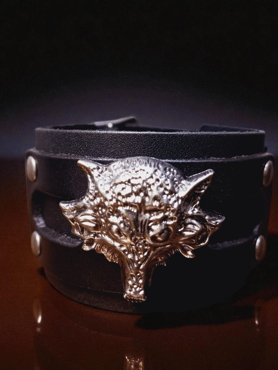 Brazalete de cuero Black Wolf 2