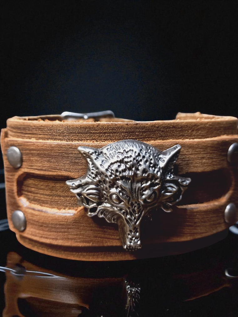 Brazalete de cuero Brown Wolf 2