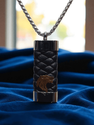 Collar con Colgante en acero y cuero diseño lobo cobrizo