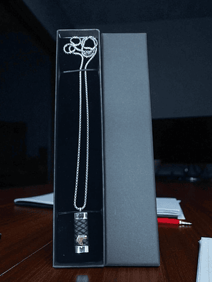 Collar con Colgante en acero y cuero diseño lobo cobrizo